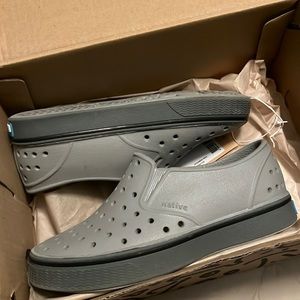 Hartley worn grey Natives